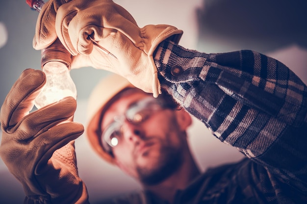 electrician fixing light 1426 21466